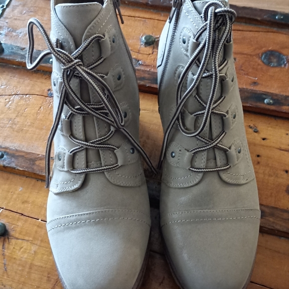 Mia Cailyn Lace Up Boots - Picture 8 of 8